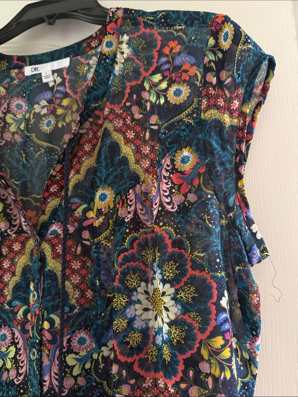 DR2 Multi-Color Floral Paisley V-Neck Cap Sleeve Blouse - Picture 5 of 6
